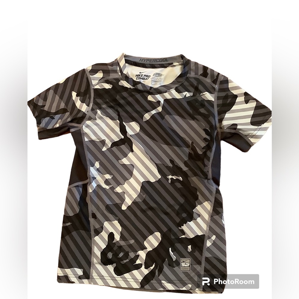 Nike Pro combat fitted black camo print tshirt. Boys S